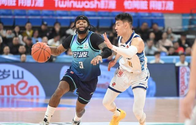 CBA排名大变天！广东升第二，2大黑马疯狂搅局，辽宁山西难兄难弟